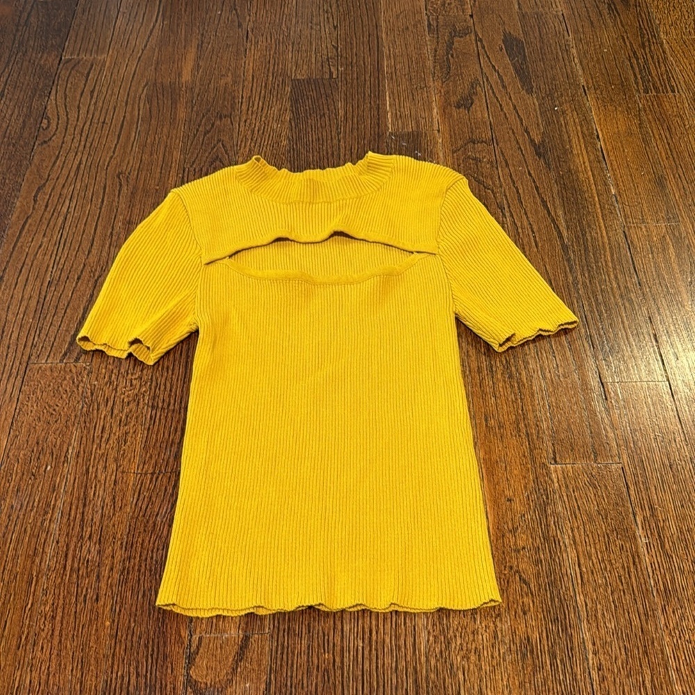 Forever 21 Ribbed Keyhole Top